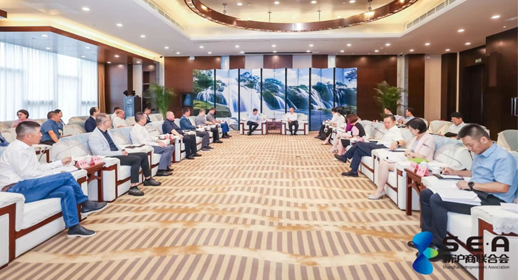 上海新沪商联合会企业家代表贵州行 | 董事长李贤威受邀出席贵阳市委书记胡忠雄会见