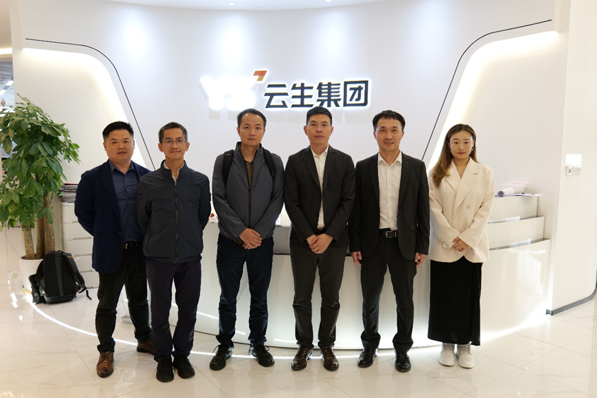深圳市罗湖区人力资源局党组书记、局长何炼一行领导莅临云生集团调研走访
