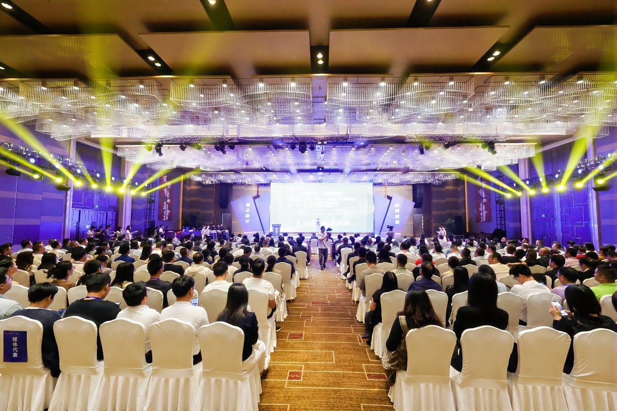 云生集团CEO李贤威出席福建省（晋江）人力资源服务业发展大会，畅谈AI惠企助才